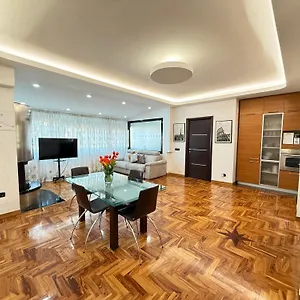 Luxury Av Roma